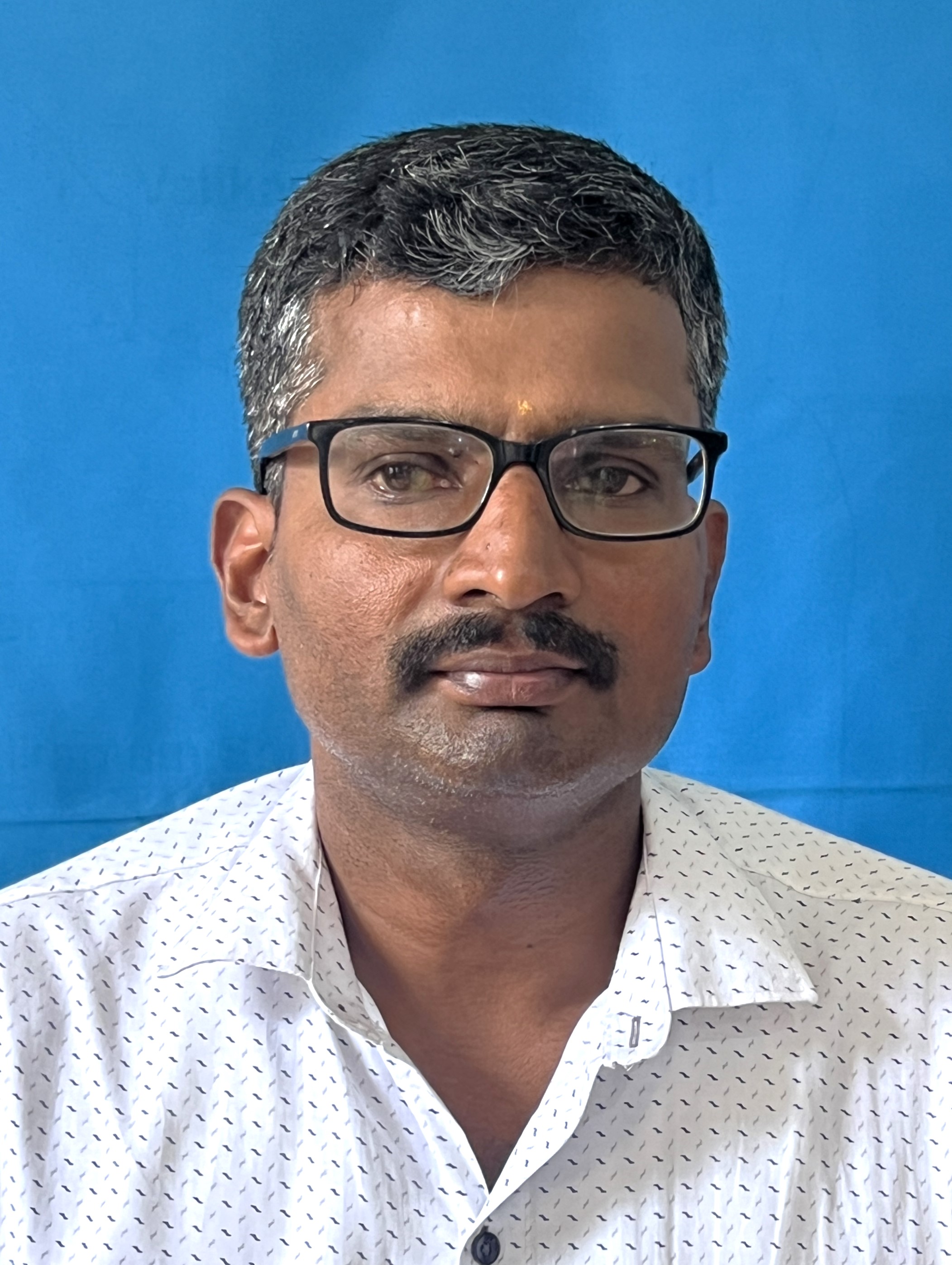 පරමනාදන් මෝහනරාජා මහතා